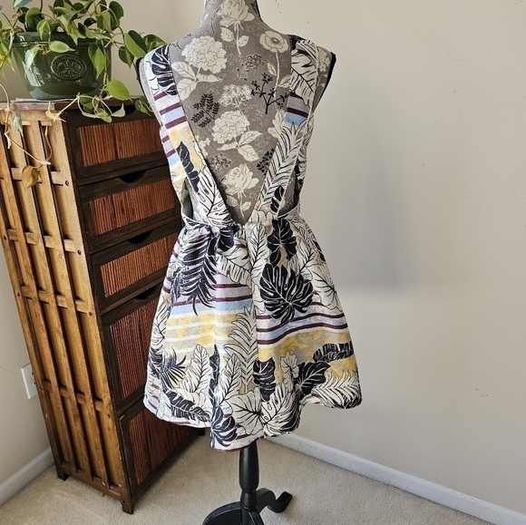 H&M colorful metallic palm leaf backless dress Sz. 8 - Picture 4 of 11